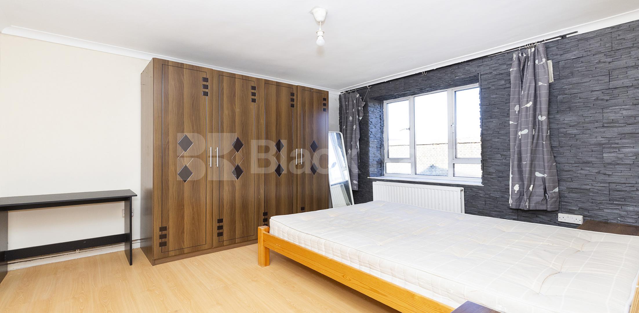 			4 BED PLUS LOUNGE, 4 Bedroom, 1 bath, 1 reception Apartment			 Windsor Street, ANGEL - ESSEX ROAD